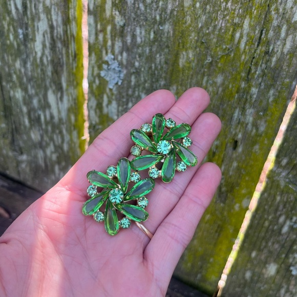 •vintage• uranium glass rhinestone earrings - Picture 5 of 8